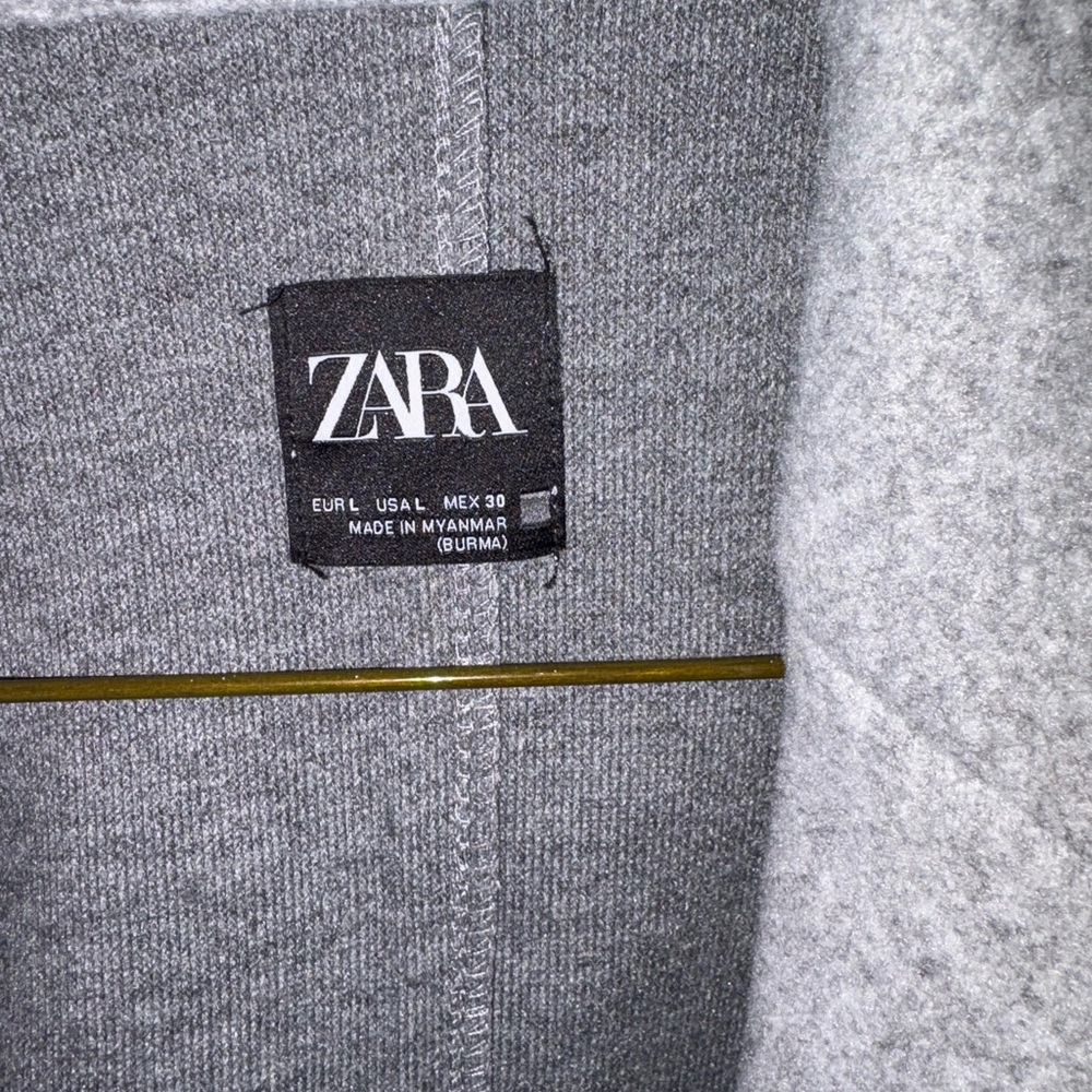 Zara Women's Elegant Gray Trench Coat - Picture 3 of 4